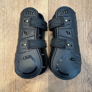 Airflow Back on Track front Tendon Boots. L